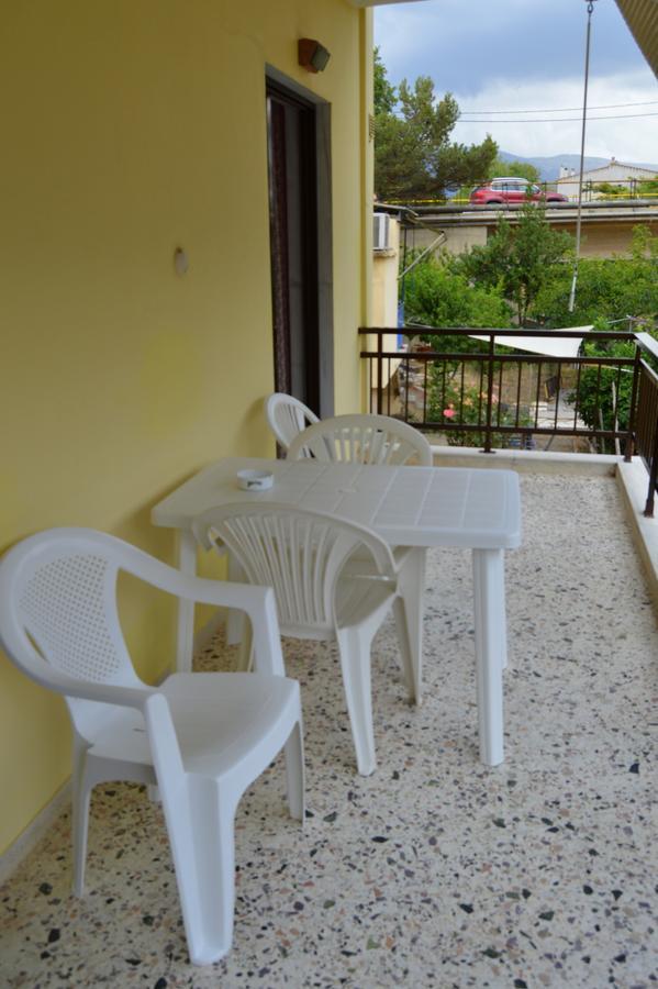Eva Apartments Лименария Экстерьер фото